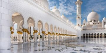 Abu Dhabi’s Edge in Weathering the Hormuz Shutdown – Bloomberg.com