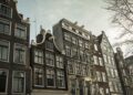 Dutch authorities seek 2 suspects in an explosion outside an Amsterdam Jewish school – AP News