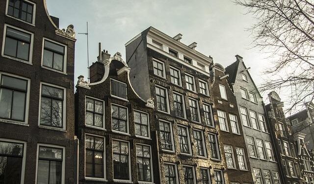 Dutch authorities seek 2 suspects in an explosion outside an Amsterdam Jewish school – AP News