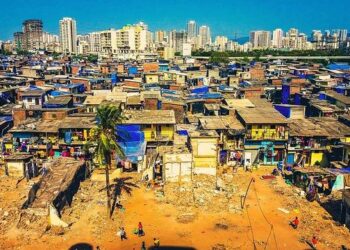 ‘America, learn from India’: US woman riding Mumbai Metro for the first time shares why it is better than – The Economic Times