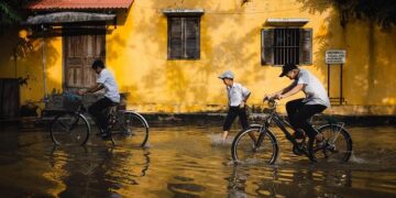 Rising urban flood risk and exposure under shared socioeconomic pathways in Greater Accra Ghana – Nature