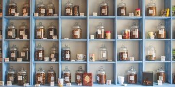 How traditional medicine herbs are processed at Ho Chi Minh City Traditional Medicine Institute – Tuoi Tre News | The News Gateway to Vietnam