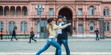 Casa Rosada and white obelisk in Greater Buenos Aires – Encyclopedia Britannica