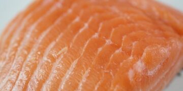 China wholesale salmon prices trend lower as typhoon weighs on Shanghai demand – Undercurrent News