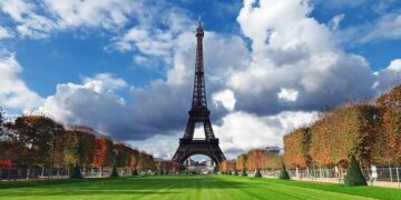 Photos: Tyler Shough, Taliese Fuaga visit Paris, France | Day 3 – New Orleans Saints | NewOrleansSaints.com